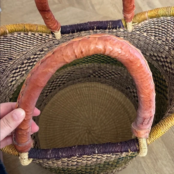 Hand Woven Raffia Natural Fiber Tote with Leather Strap, 'Supper Basket' - Picture 5 of 13